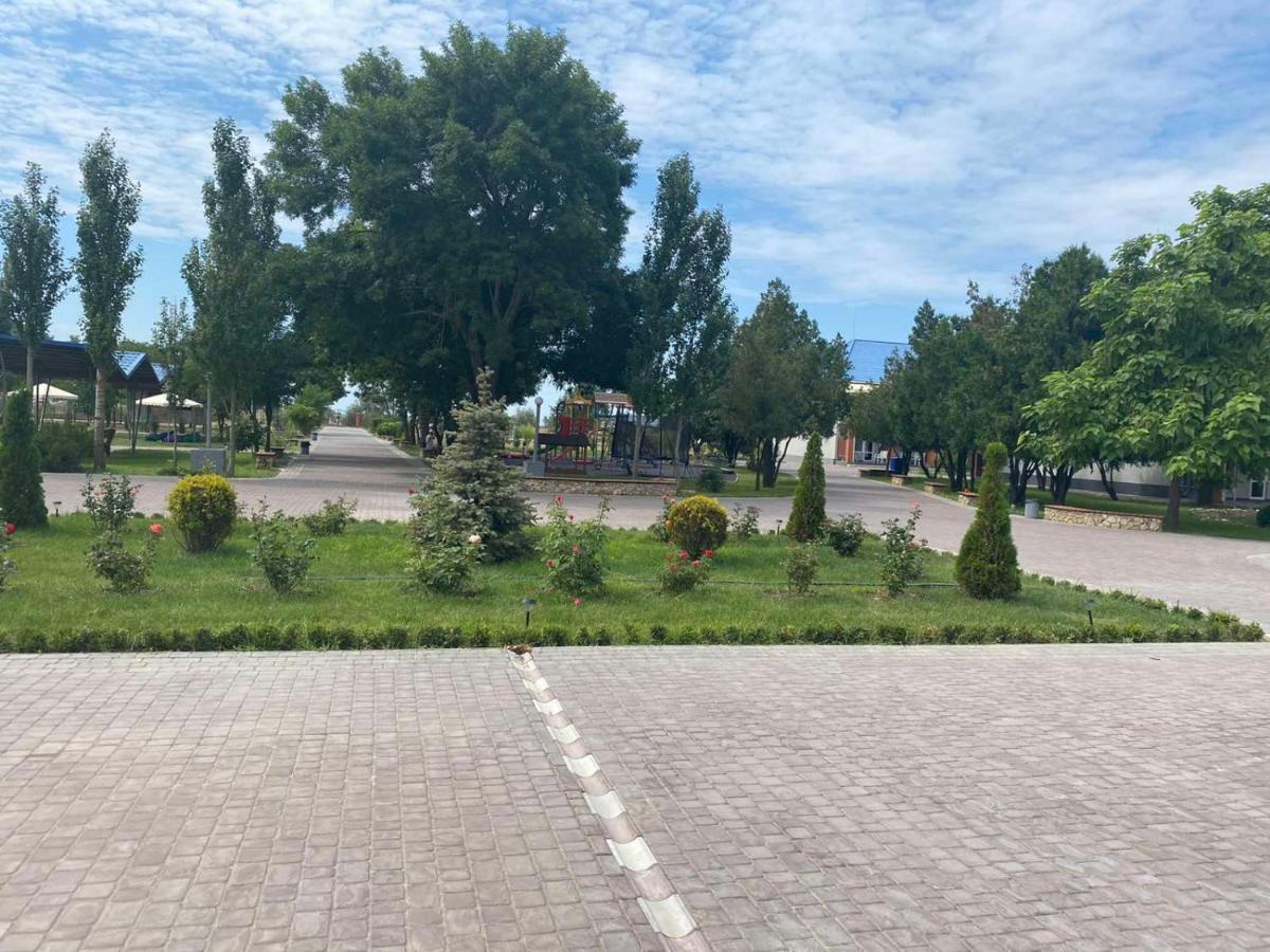 База Отдыха Причал Lazurne Bagian luar foto